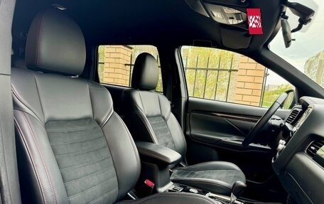 Mitsubishi Outlander III рестайлинг 3, 2020 год, 2 499 900 рублей, 37 фотография
