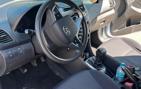 Hyundai Solaris II рестайлинг, 2012 год, 780 000 рублей, 3 фотография