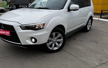 Mitsubishi Outlander III рестайлинг 3, 2011 год, 1 150 000 рублей, 2 фотография