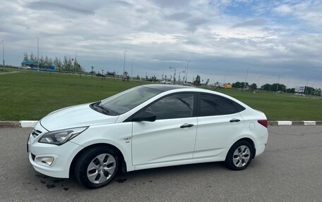 Hyundai Solaris II рестайлинг, 2015 год, 850 000 рублей, 3 фотография