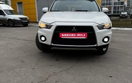 Mitsubishi Outlander III рестайлинг 3, 2011 год, 1 150 000 рублей, 9 фотография