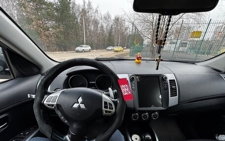 Mitsubishi Outlander III рестайлинг 3, 2011 год, 1 150 000 рублей, 13 фотография