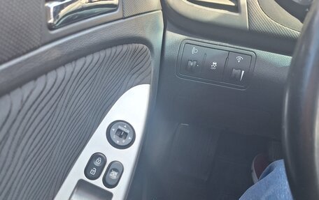 Hyundai Solaris II рестайлинг, 2011 год, 800 000 рублей, 2 фотография