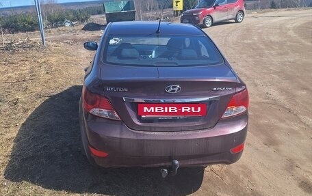 Hyundai Solaris II рестайлинг, 2011 год, 800 000 рублей, 4 фотография