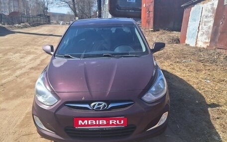 Hyundai Solaris II рестайлинг, 2011 год, 800 000 рублей, 12 фотография