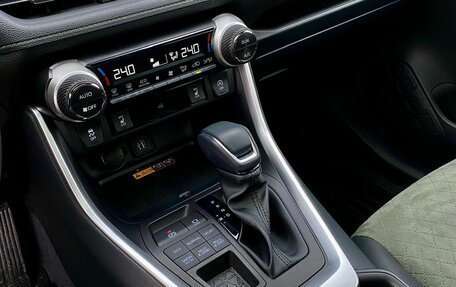 Toyota RAV4, 2024 год, 4 350 000 рублей, 22 фотография