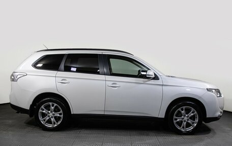 Mitsubishi Outlander III рестайлинг 3, 2014 год, 1 797 000 рублей, 4 фотография
