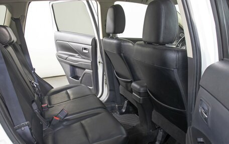 Mitsubishi Outlander III рестайлинг 3, 2014 год, 1 797 000 рублей, 12 фотография