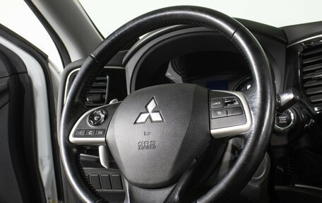 Mitsubishi Outlander III рестайлинг 3, 2014 год, 1 797 000 рублей, 17 фотография