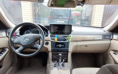 Mercedes-Benz E-Класс, 2010 год, 1 800 000 рублей, 8 фотография