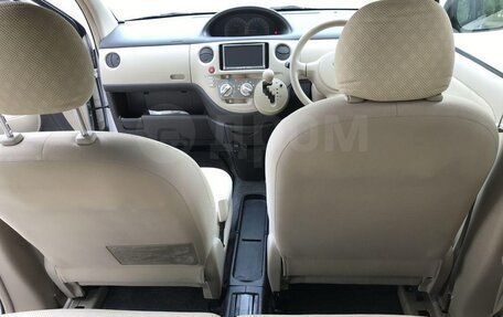 Toyota Sienta I, 2010 год, 860 000 рублей, 11 фотография