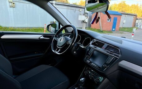 Volkswagen Tiguan II, 2017 год, 1 990 000 рублей, 3 фотография