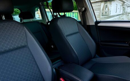 Volkswagen Tiguan II, 2017 год, 1 990 000 рублей, 4 фотография