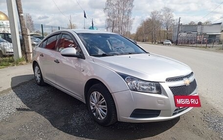 Chevrolet Cruze II, 2010 год, 555 000 рублей, 2 фотография