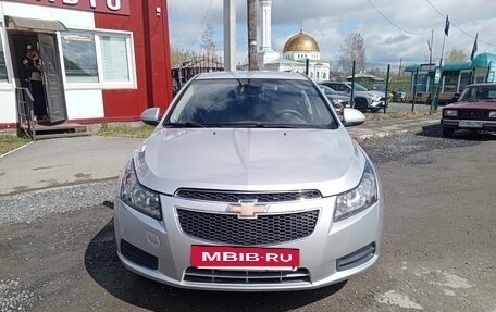 Chevrolet Cruze II, 2010 год, 555 000 рублей, 4 фотография