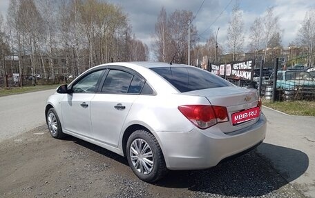 Chevrolet Cruze II, 2010 год, 555 000 рублей, 6 фотография