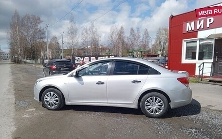 Chevrolet Cruze II, 2010 год, 555 000 рублей, 5 фотография