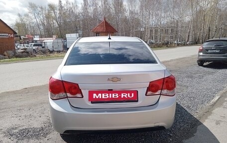 Chevrolet Cruze II, 2010 год, 555 000 рублей, 7 фотография