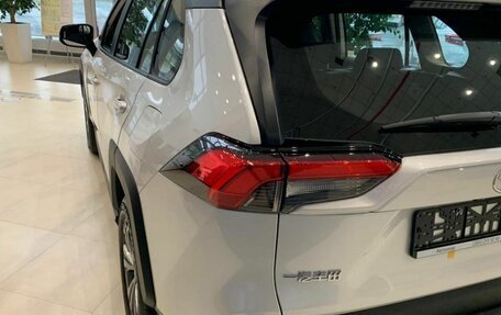 Toyota RAV4, 2024 год, 4 350 000 рублей, 8 фотография