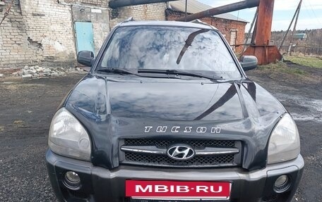 Hyundai Tucson III, 2005 год, 820 000 рублей, 2 фотография