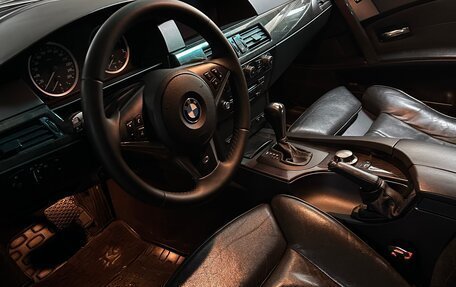 BMW 5 серия, 2004 год, 1 050 000 рублей, 10 фотография