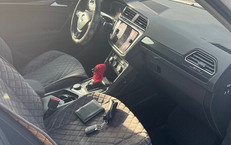 Volkswagen Tiguan II, 2019 год, 3 850 000 рублей, 5 фотография