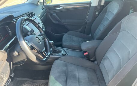 Volkswagen Tiguan II, 2019 год, 3 850 000 рублей, 37 фотография