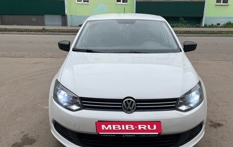 Volkswagen Polo VI (EU Market), 2015 год, 890 000 рублей, 2 фотография