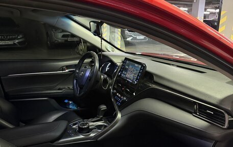 Toyota Camry, 2021 год, 3 200 000 рублей, 7 фотография