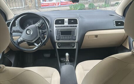 Volkswagen Polo VI (EU Market), 2015 год, 1 500 000 рублей, 19 фотография