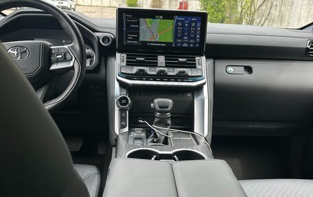 Toyota Land Cruiser, 2023 год, 12 500 000 рублей, 23 фотография