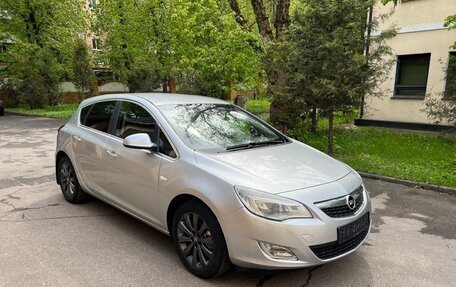 Opel Astra J, 2010 год, 675 000 рублей, 2 фотография