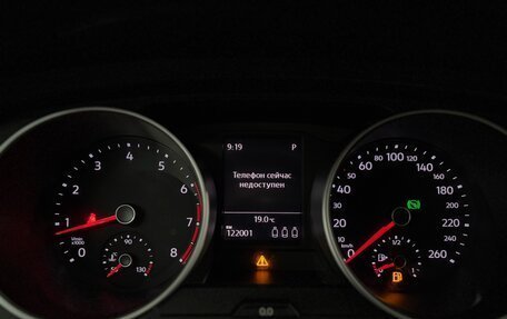Volkswagen Tiguan II, 2018 год, 2 097 000 рублей, 10 фотография