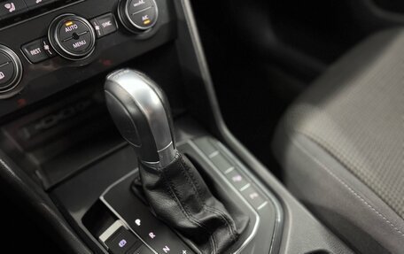 Volkswagen Tiguan II, 2018 год, 2 097 000 рублей, 16 фотография
