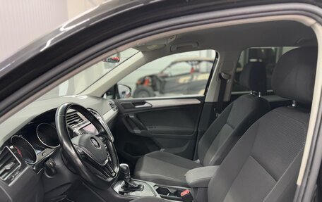 Volkswagen Tiguan II, 2018 год, 2 097 000 рублей, 19 фотография