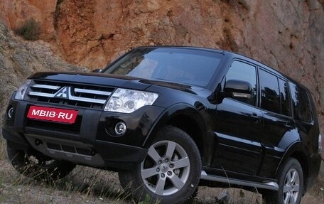 Mitsubishi Pajero IV, 2011 год, 2 000 000 рублей, 1 фотография