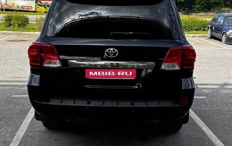 Toyota Land Cruiser 200, 2014 год, 3 500 000 рублей, 2 фотография