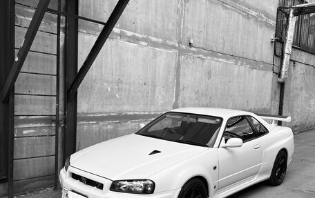 Nissan Skyline, 2002 год, 60 000 000 рублей, 3 фотография