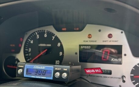 Nissan Skyline, 2002 год, 60 000 000 рублей, 32 фотография