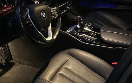 BMW 5 серия, 2018 год, 3 000 000 рублей, 15 фотография