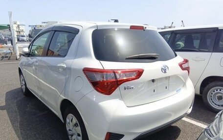 Toyota Vitz, 2018 год, 850 000 рублей, 4 фотография