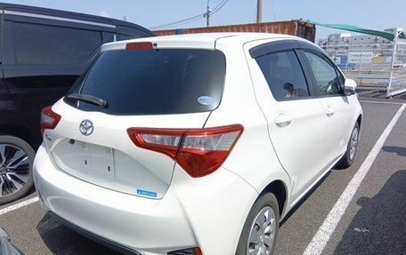 Toyota Vitz, 2018 год, 850 000 рублей, 3 фотография