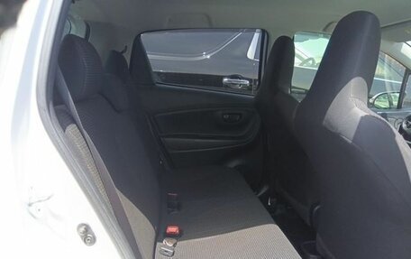 Toyota Vitz, 2018 год, 850 000 рублей, 9 фотография