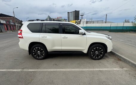 Toyota Land Cruiser Prado 150 рестайлинг 2, 2014 год, 3 350 000 рублей, 6 фотография
