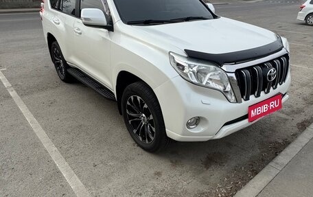 Toyota Land Cruiser Prado 150 рестайлинг 2, 2014 год, 3 350 000 рублей, 3 фотография