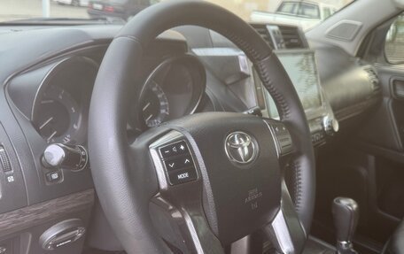 Toyota Land Cruiser Prado 150 рестайлинг 2, 2014 год, 3 350 000 рублей, 16 фотография