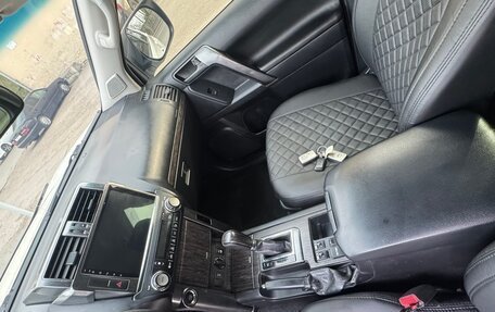 Toyota Land Cruiser Prado 150 рестайлинг 2, 2014 год, 3 350 000 рублей, 17 фотография