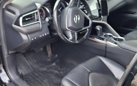 Toyota Camry, 2018 год, 2 550 000 рублей, 4 фотография