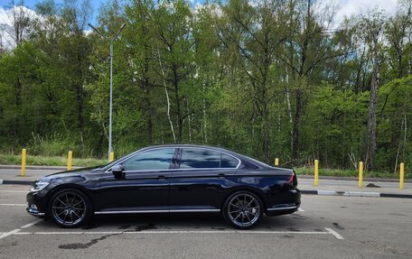 Volkswagen Passat B8 рестайлинг, 2017 год, 2 800 000 рублей, 2 фотография