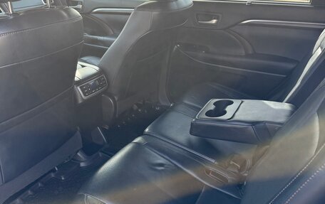 Toyota Highlander III, 2014 год, 2 800 000 рублей, 11 фотография
